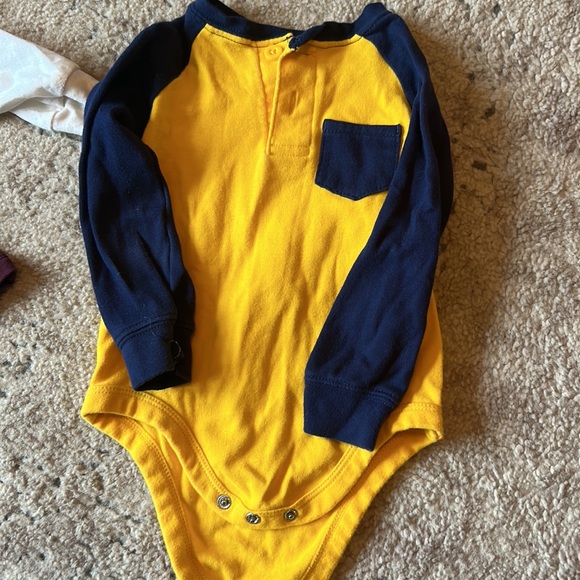 Boys bundle of 5 long sleeve 12 months tops - Picture 10 of 12